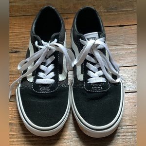 Women’s Old Skool Vans (black)